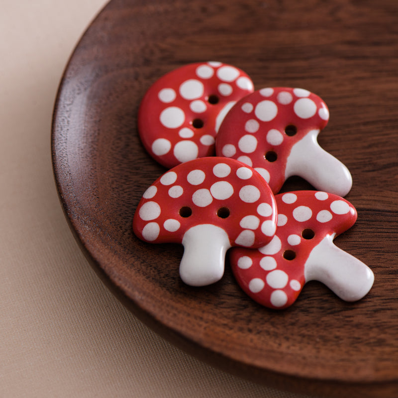 amanita mushroom buttons