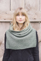Plain and Simple: 11 Knits to Wear Every Day - book - Image 12