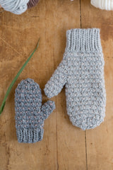 dot mittens - pattern - Image 1