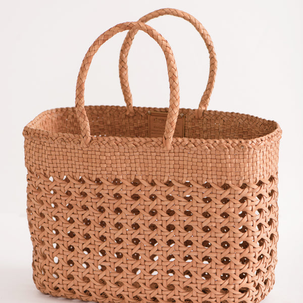 Wicker/leather purse outlets