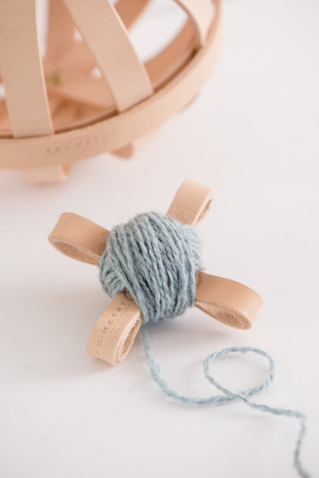 JOLOMAY Yarn Winder no Tensioner, Yarn Ball Winder for Crocheting, Ball  Winder Yarn Guide Fixed, Small Yarn Cake Winder for Knitting Lovers - Yahoo  Shopping