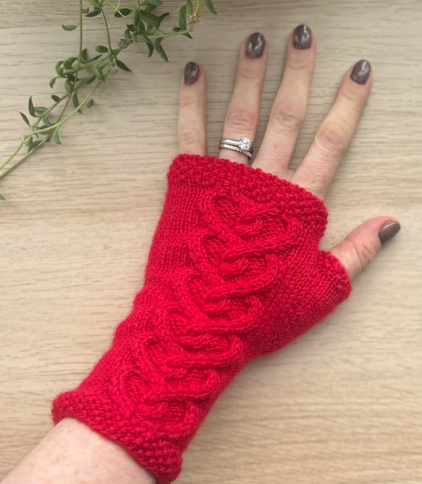 lovely mitts knit kit