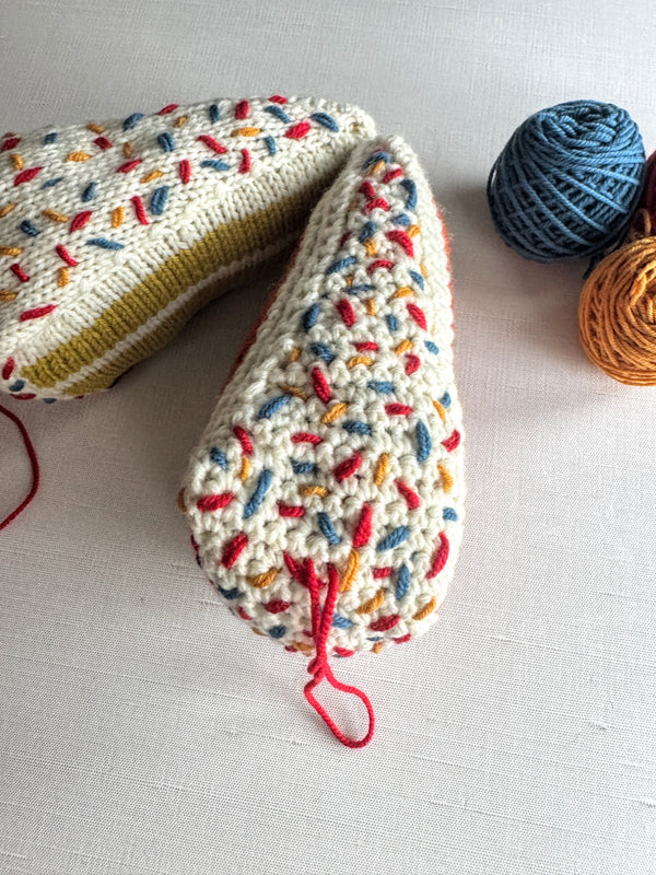carrot cake bag charm crochet kit