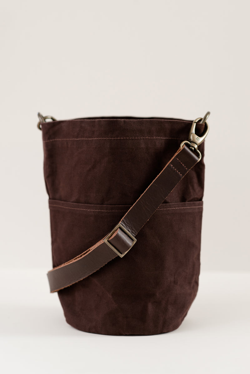 waxed canvas bucket bag – Quince & Co.