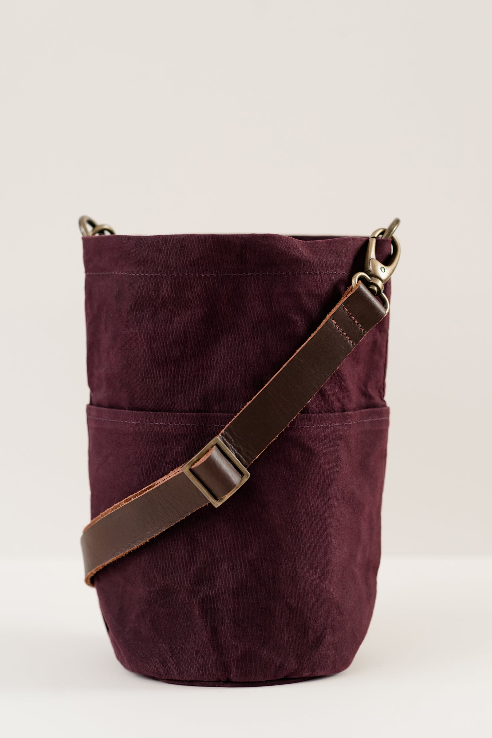 waxed canvas bucket bag – Quince & Co.