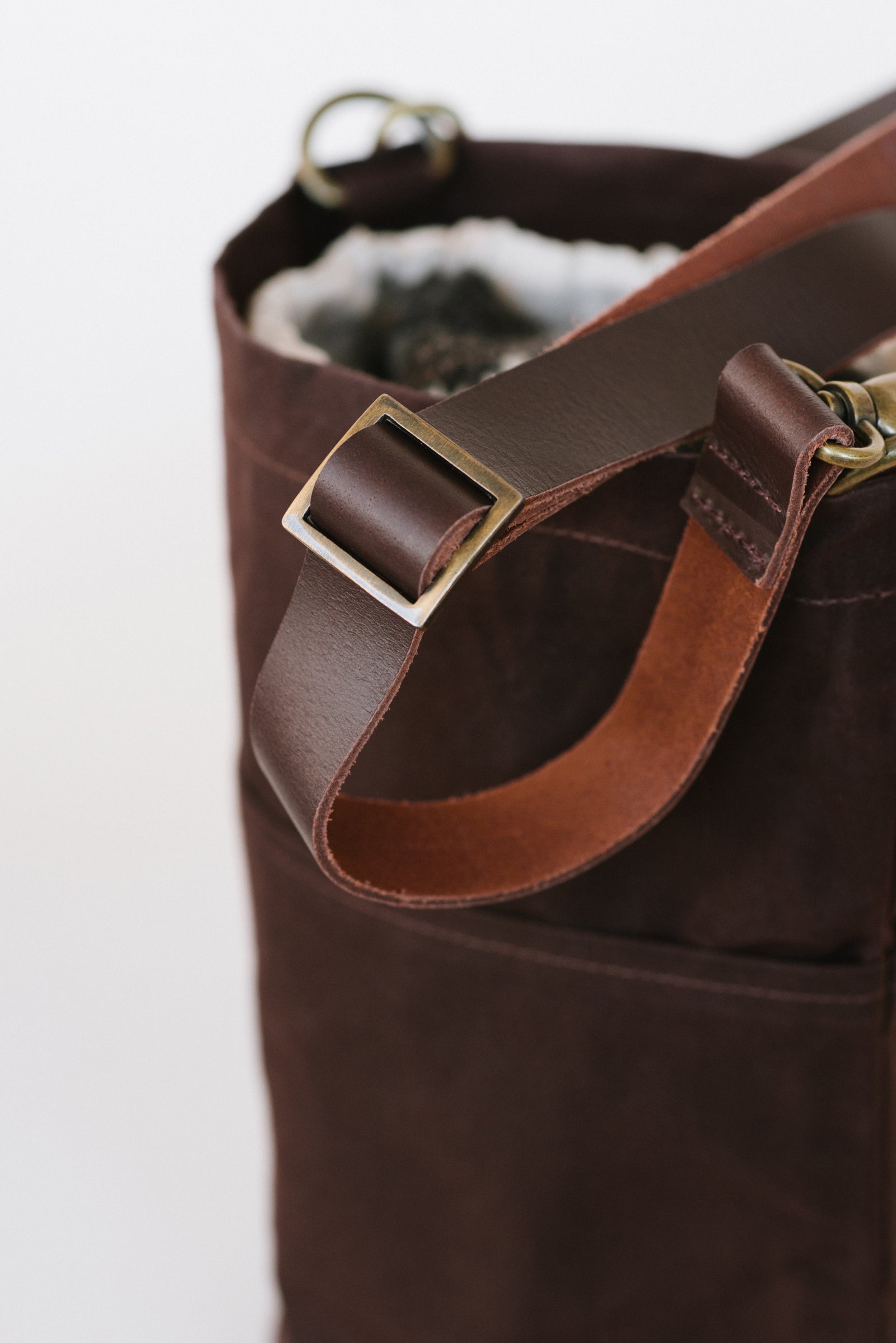 waxed canvas bucket bag – Quince & Co.