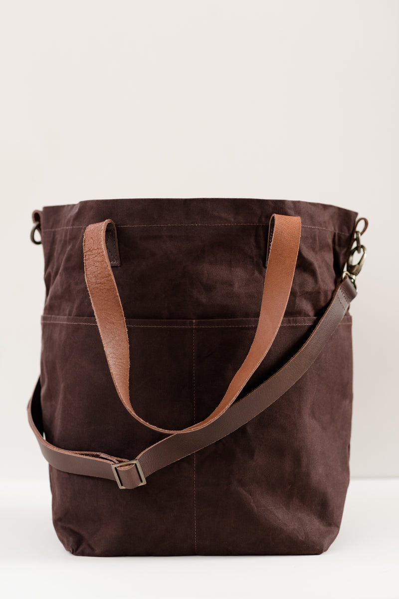 waxed canvas crossbody tote – Quince & Co.