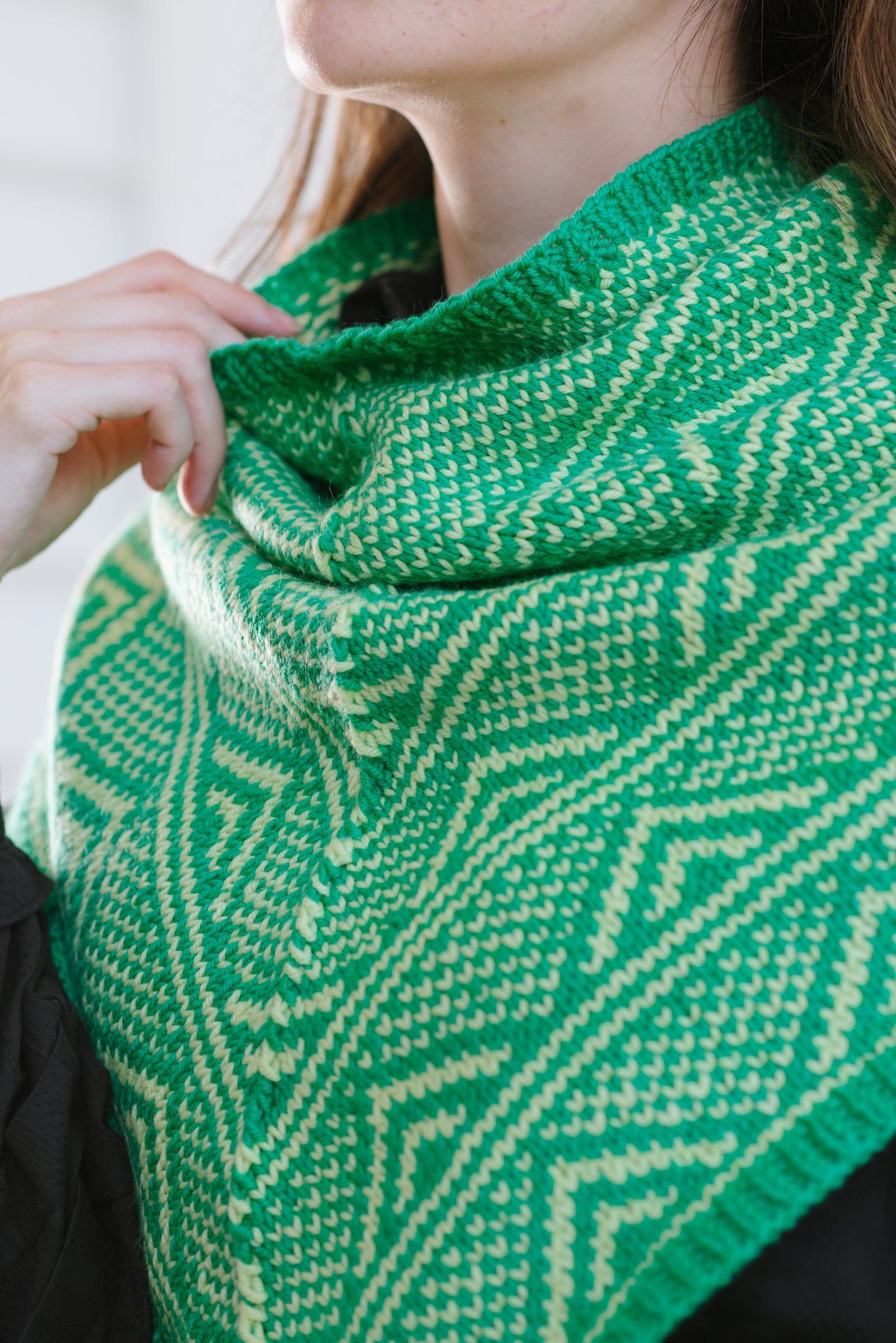Vallo Pointed Cowl Knitting Pattern by Alexis Winslow – Quince & Co.