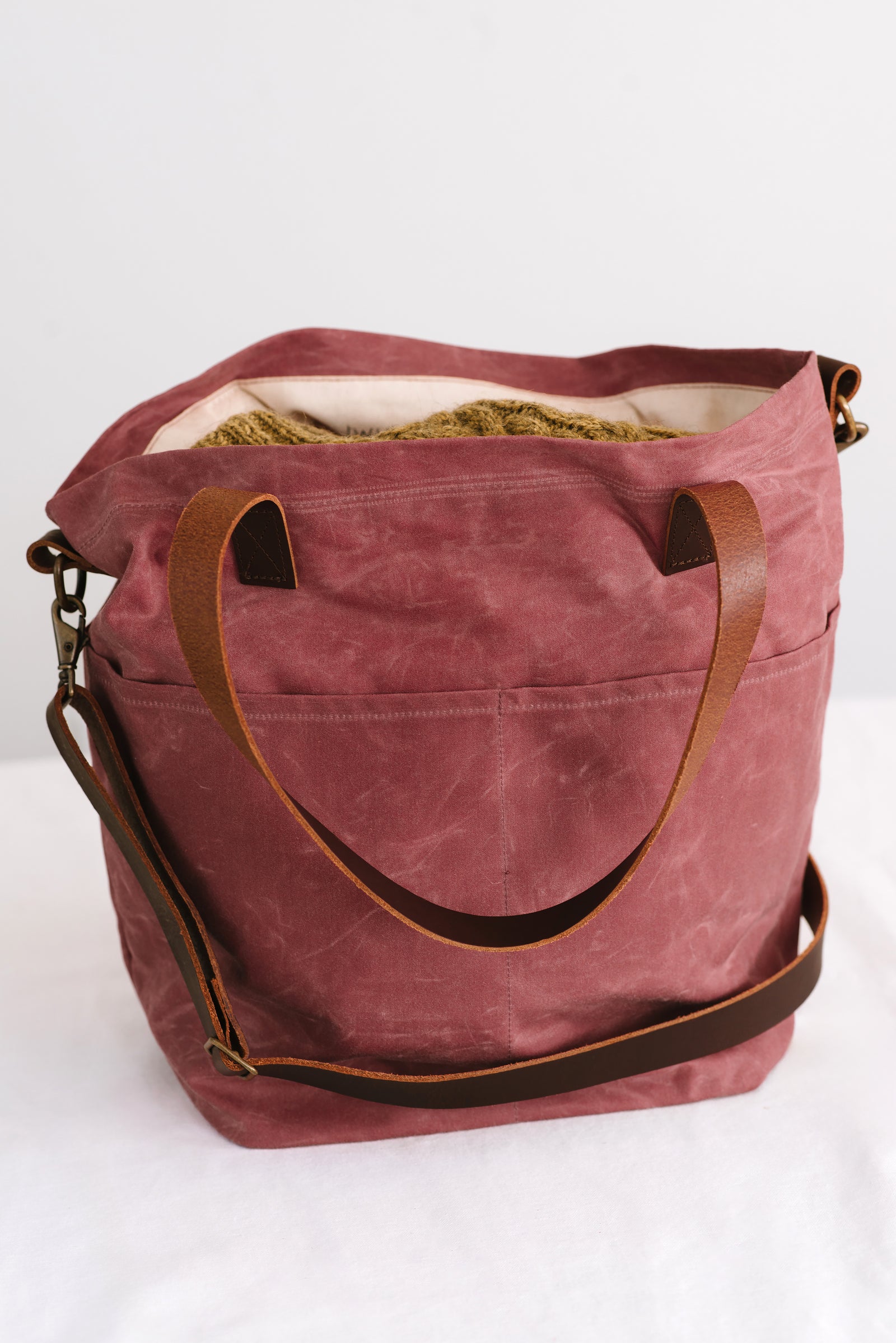 Quince_Co_Waxed_Crossbody_Tote