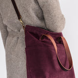 waxed canvas crossbody tote - book - Image 9