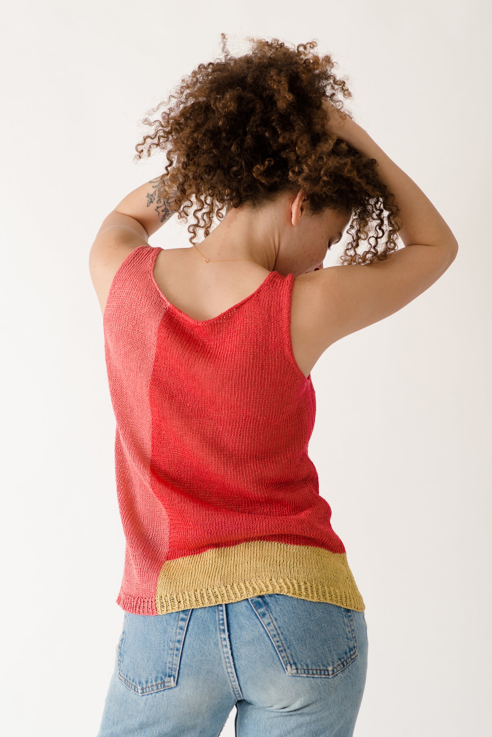 Coloree Linen Tank Knitting Pattern by Hanna Maciejewska