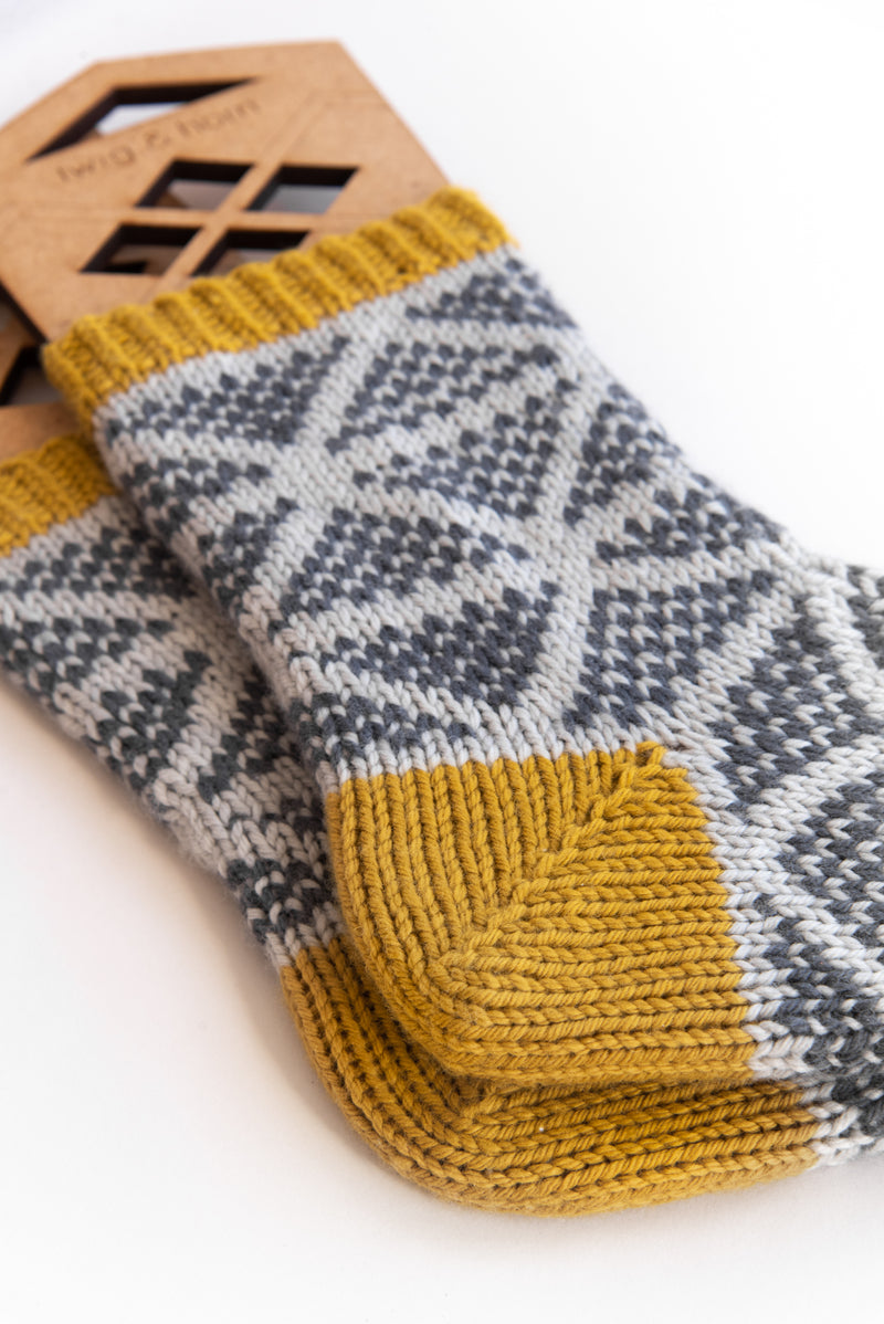  Knit a Box of Socks: 24 sock knitting patterns for