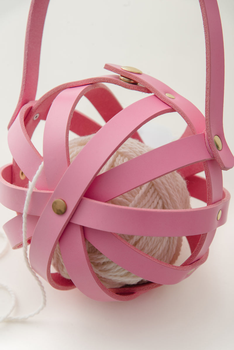 geo.metry yarn ball bag cocoon - book - Image 1