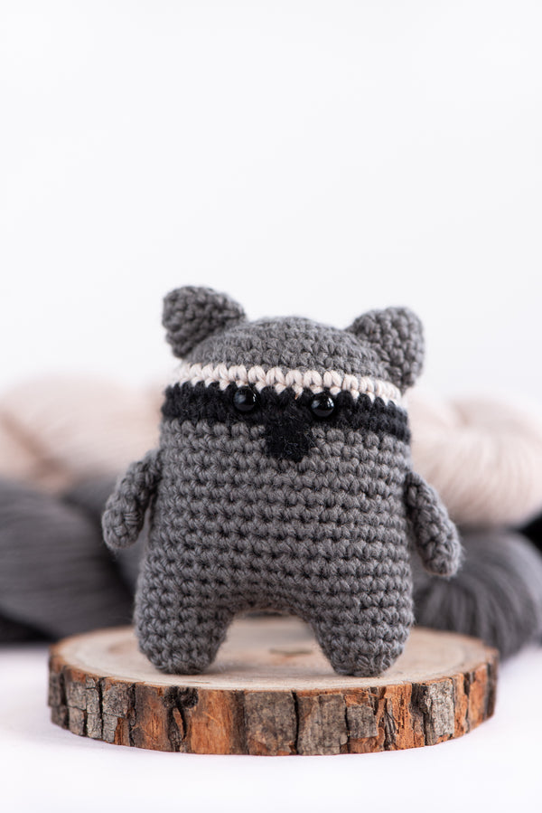 Pocket Menagerie - A Crochet Animals and Blanket Pattern E-Book by Ezgi  Tandogan – Quince & Co.