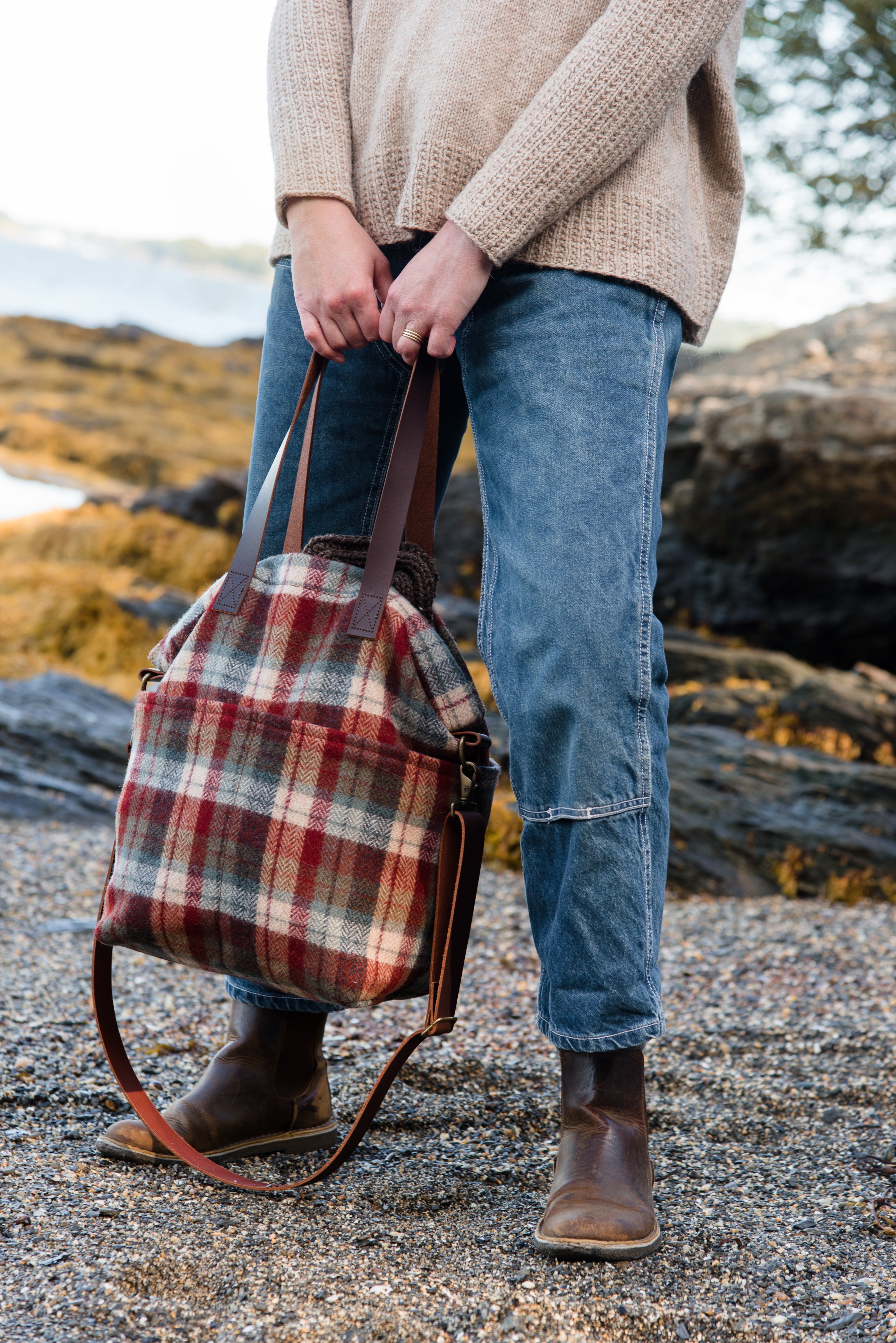 Twig & Horn Original Wool Crossbody Tote – Quince & Co.