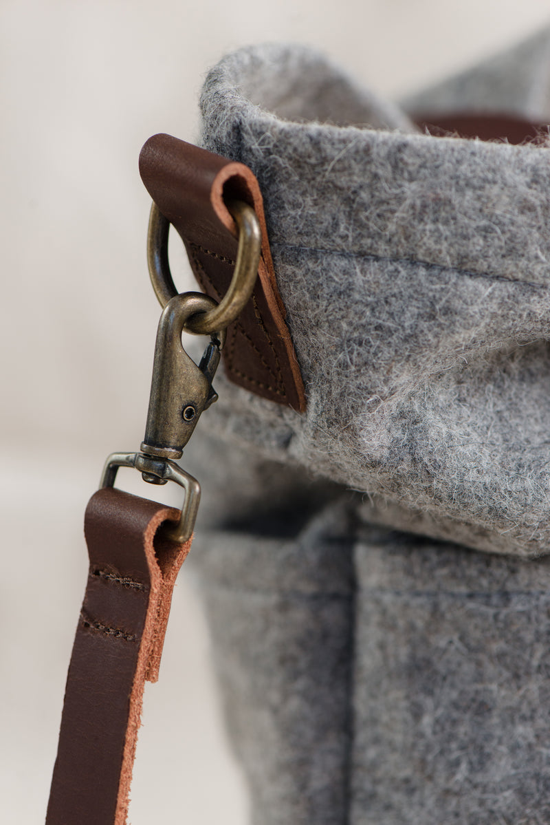 quince leather belt bag review