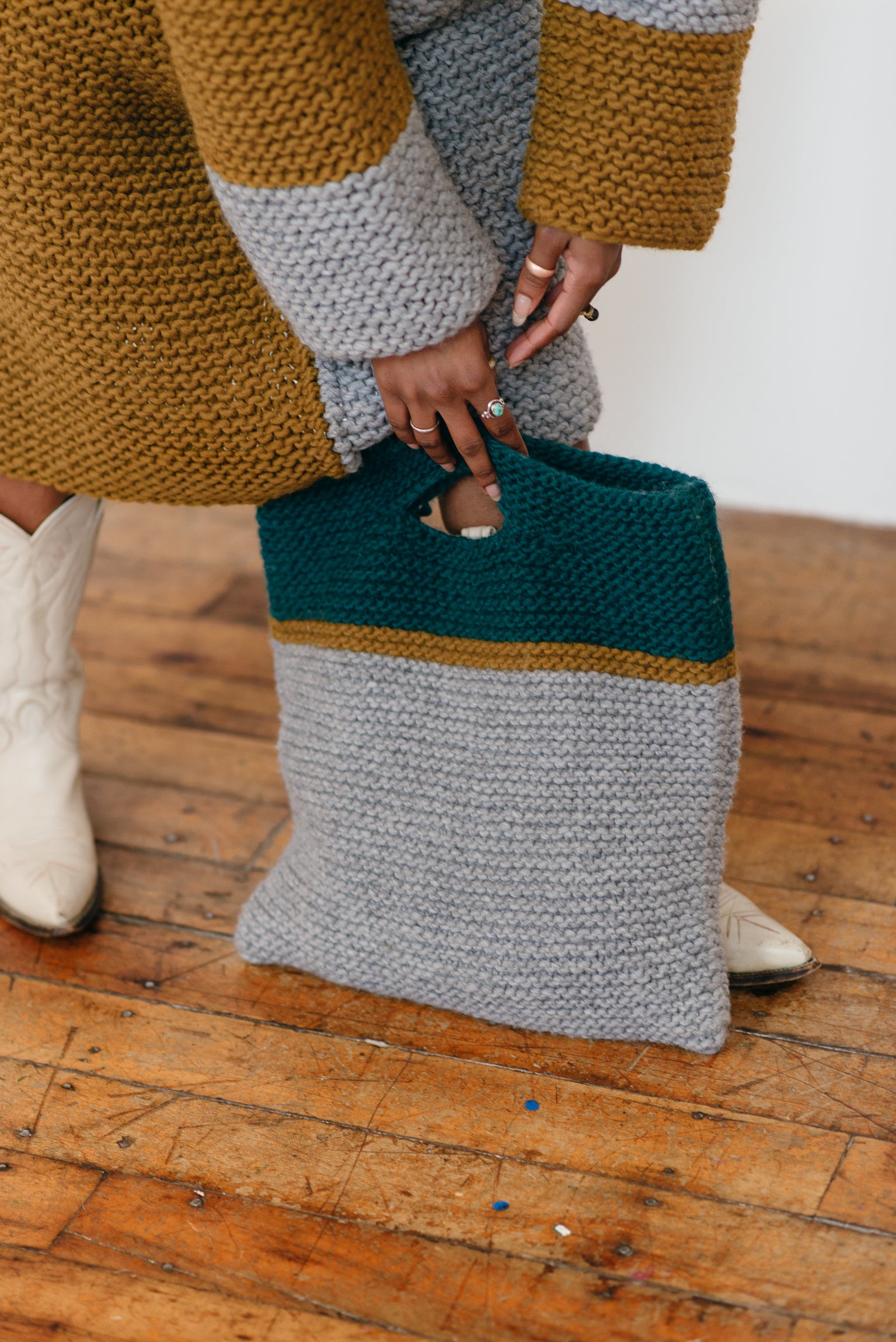 The Rectangle Project #6 / Striped Bag Beginner Knitting Pattern 