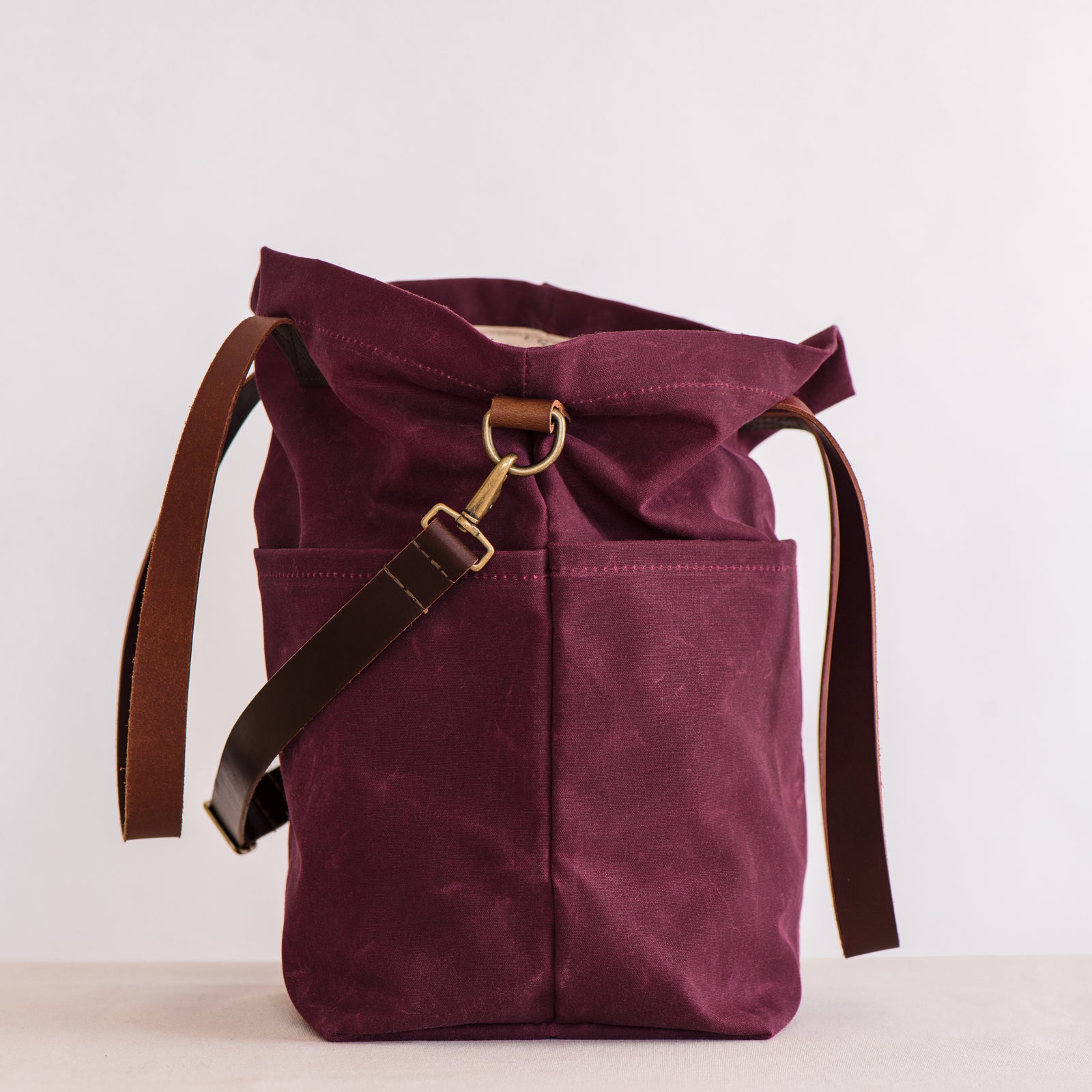 TH_WaxedCanvasCrossbodyTote_Bu