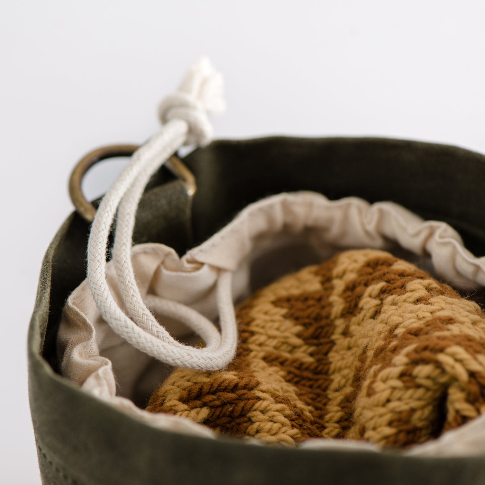 WaxedCanvasBucketBag-