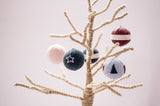 round ornaments and candy pieces - pattern - Image 4