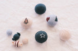 round ornaments and candy pieces - pattern - Image 5