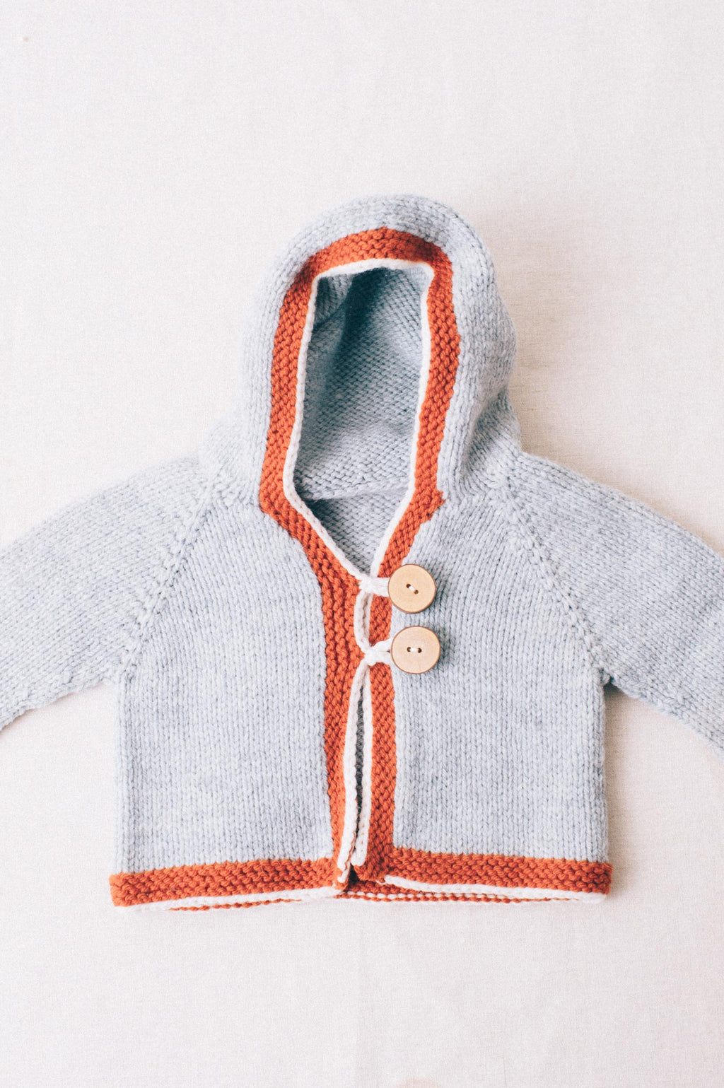 hooded cardigan knitting pattern – Quince \u0026 Co., image size:1024x1539