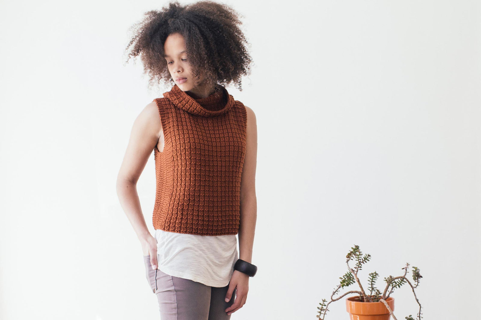 massaman vest knitting pattern – Quince & Co.
